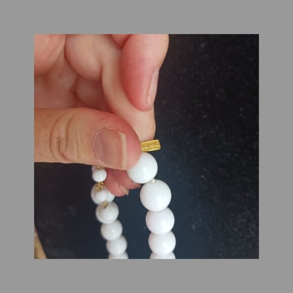 Vintage Marvella white beaded choker - Picture 4 of 4